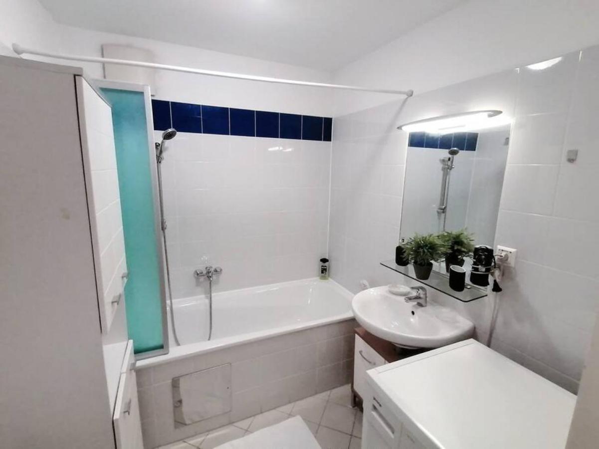 Nd Exquisites Wundervolles Ruhiges Terrassenapartment Mit Garage Viena Exterior foto