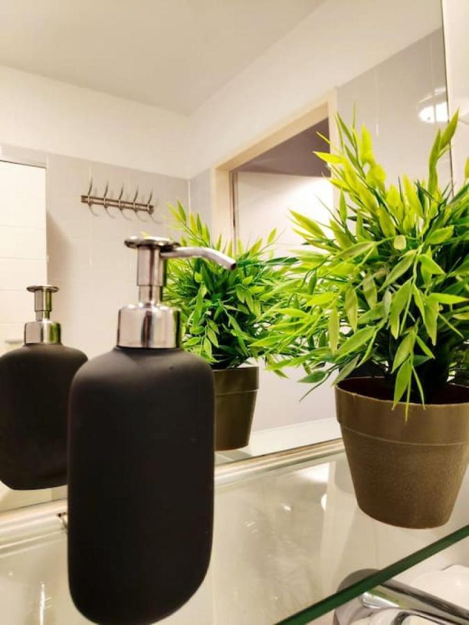 Nd Exquisites Wundervolles Ruhiges Terrassenapartment Mit Garage Viena Exterior foto